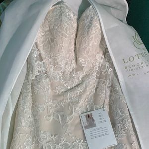 Ivory moscato colored mermaid style wedding dress